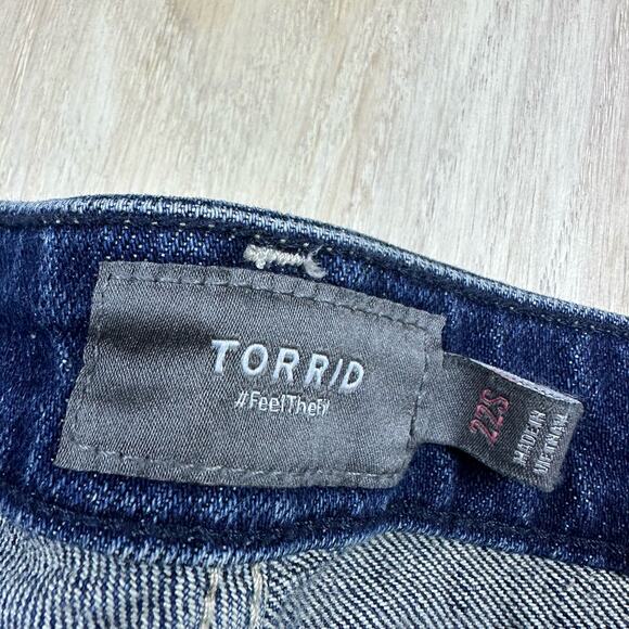 Torrid Feel The Fit Button Fly High Rise Distressed Frayed Denim Jeans Plus 22S - Picture 14 of 16